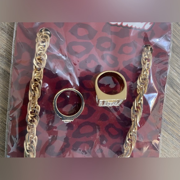Men’s Spirt Costume Jewelry Gold Chain and 2 Gold Rings - Picture 8 of 10
